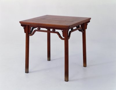 图片[1]-Yellow pear wood carving cloud pattern square table-China Archive